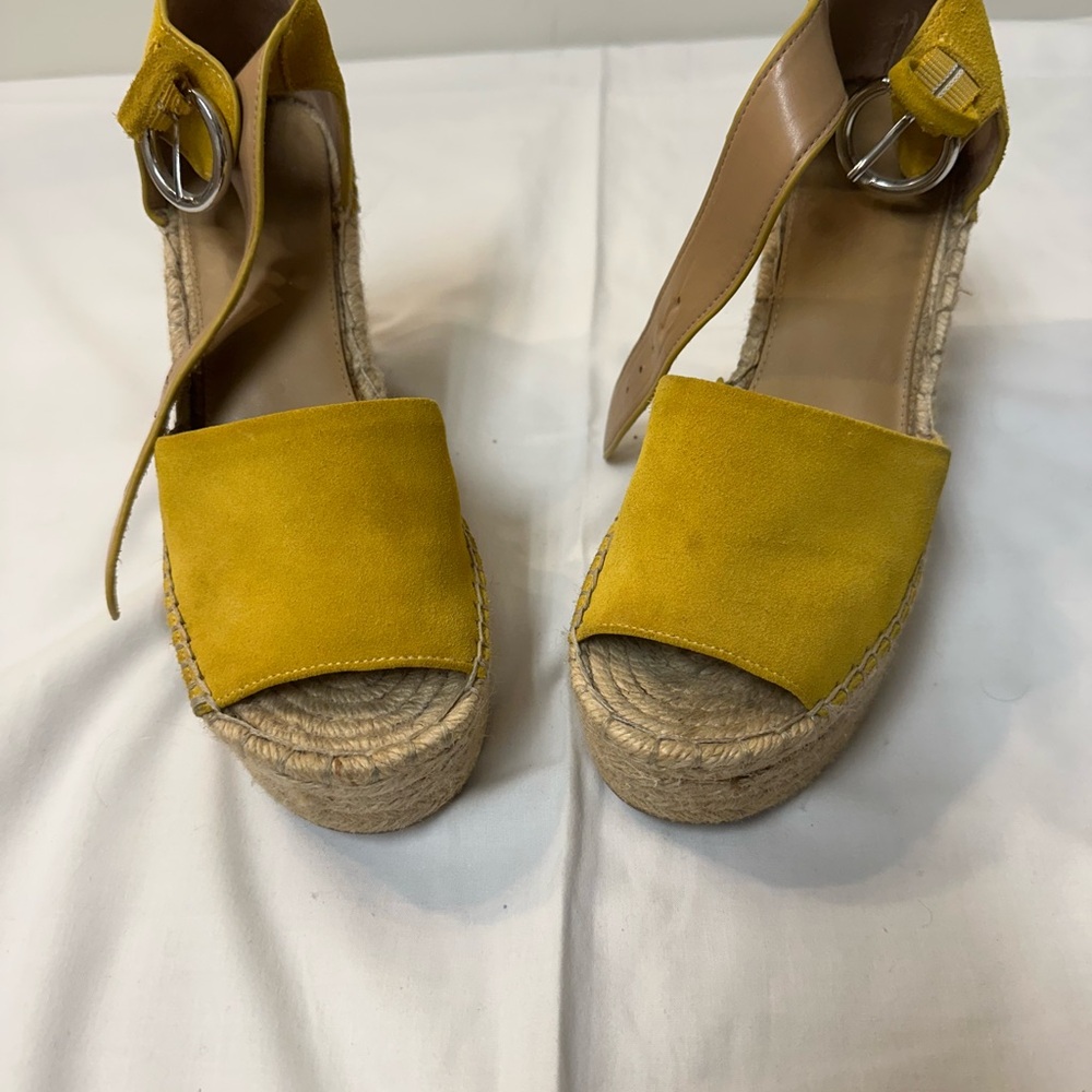 Marc Fisher mustard/Yellow Espadrille Wedge Sandals 8